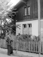 Werner vor dem Wylerhüsli an der Wankdorffeldstrasse
